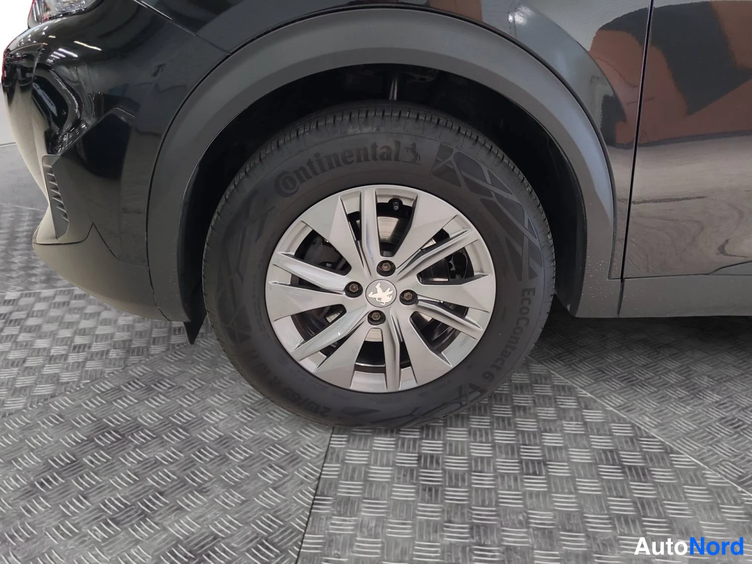 Musta Peugeot 2008 2020, yksityiskohta, kuva 14