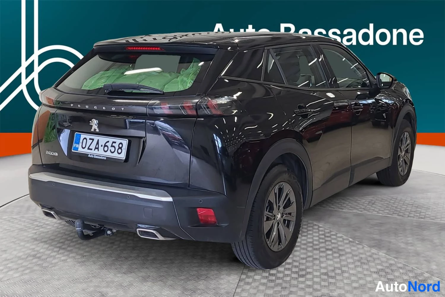 Musta Peugeot 2008 2020, takaviisto, kuva 6