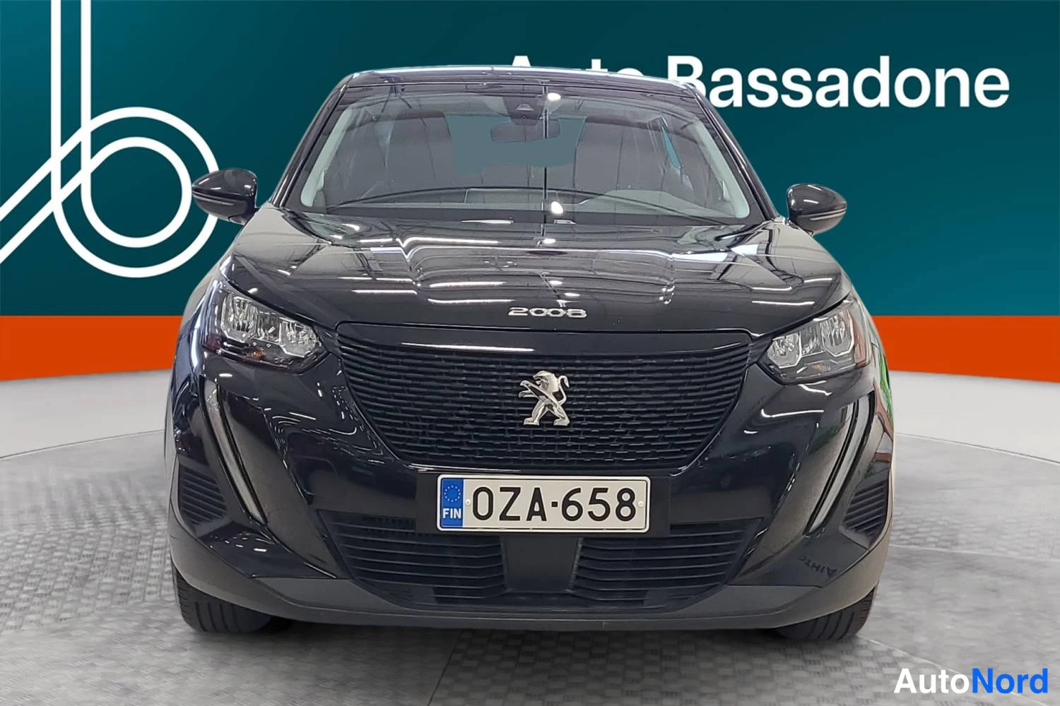 Musta Peugeot 2008 2020, edestä, kuva 3