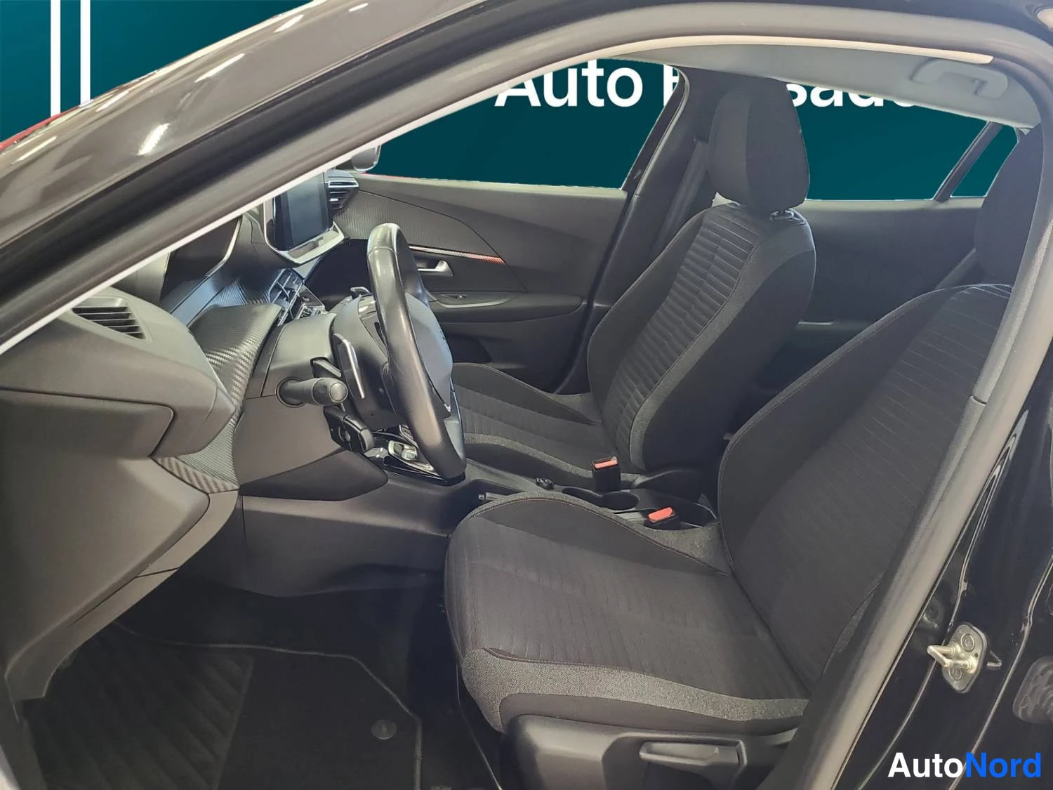 Musta Peugeot 2008 2020, etuistuimet, kuva 11