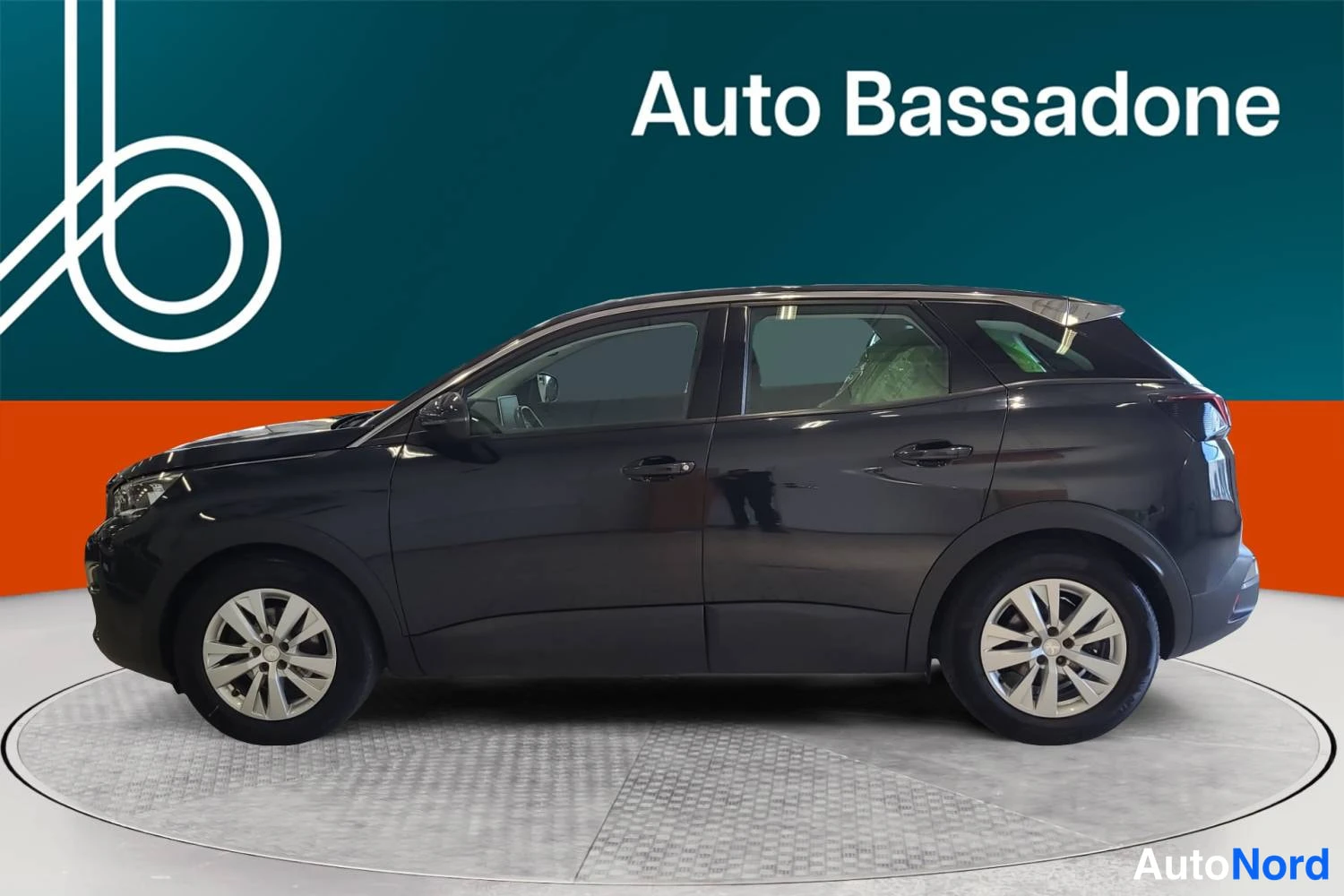Musta Peugeot 3008 2019, sivulta, kuva 5