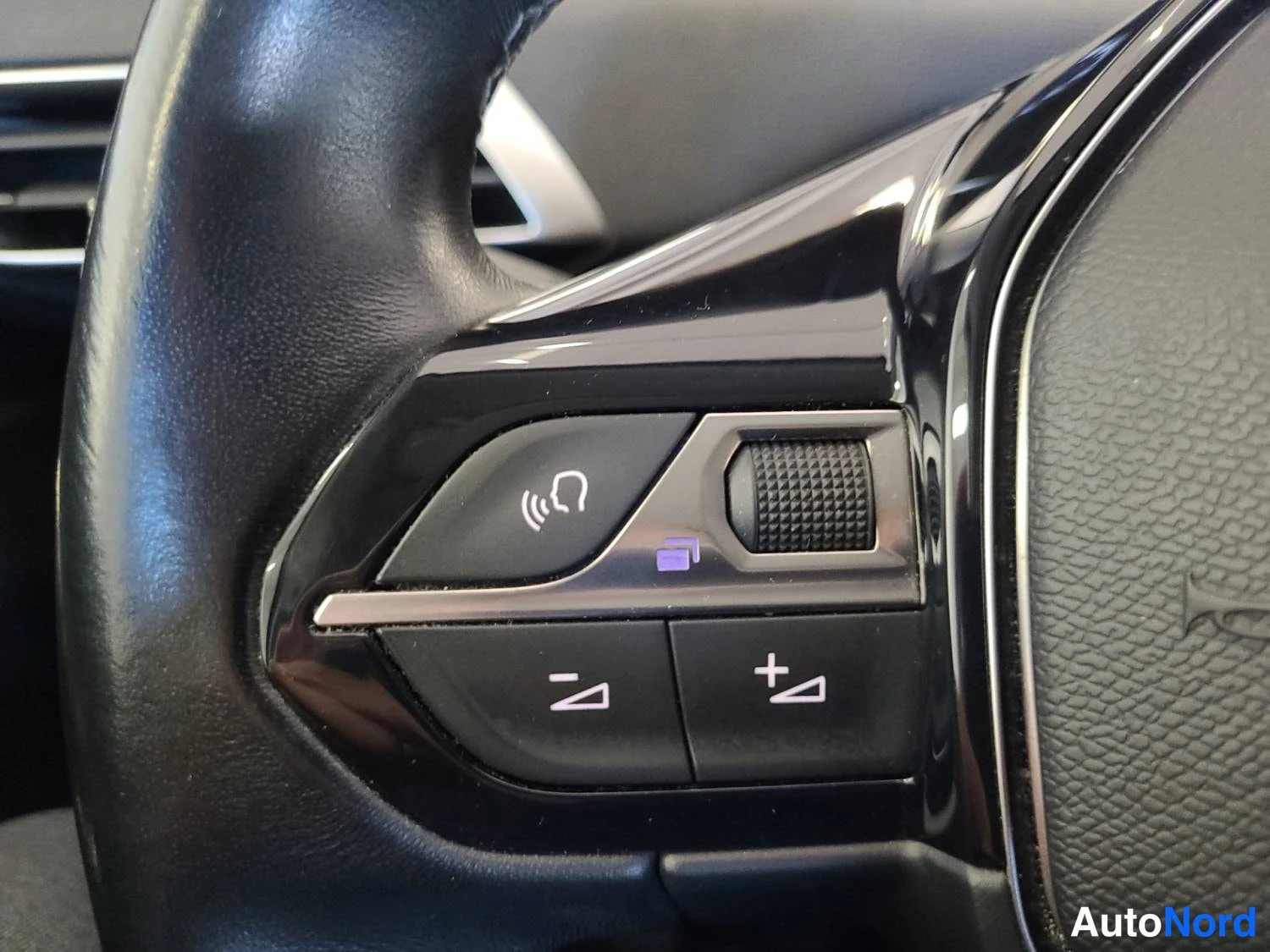 Musta Peugeot 3008 2019, yksityiskohta, kuva 18