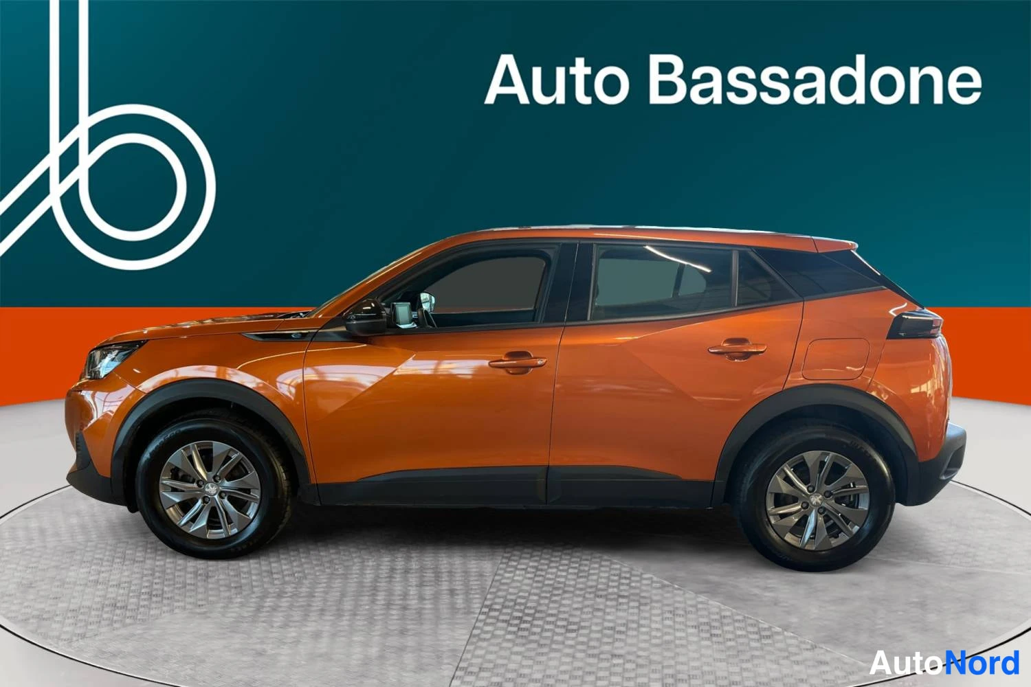 Oranssi Peugeot E-2008 2023, kuva 5
