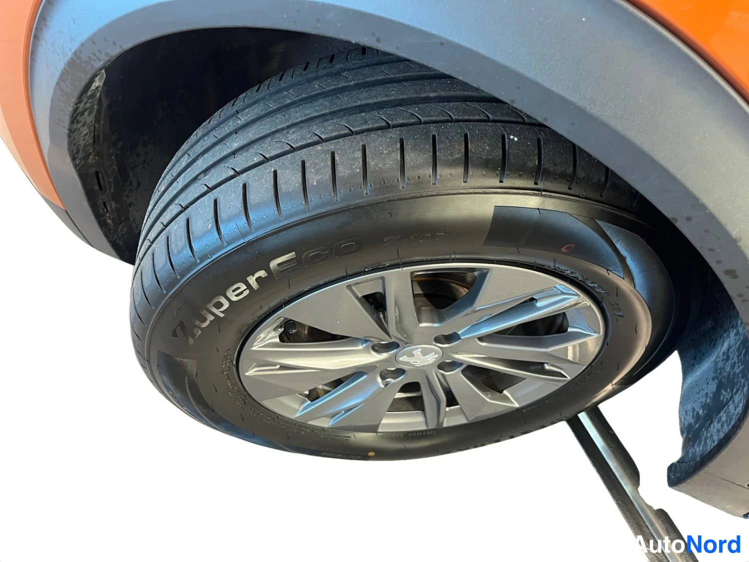 Oranssi Peugeot E-2008 2023, kuva 15