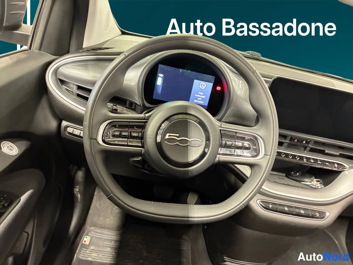 Hopea Fiat 500e 2022, kuva 16