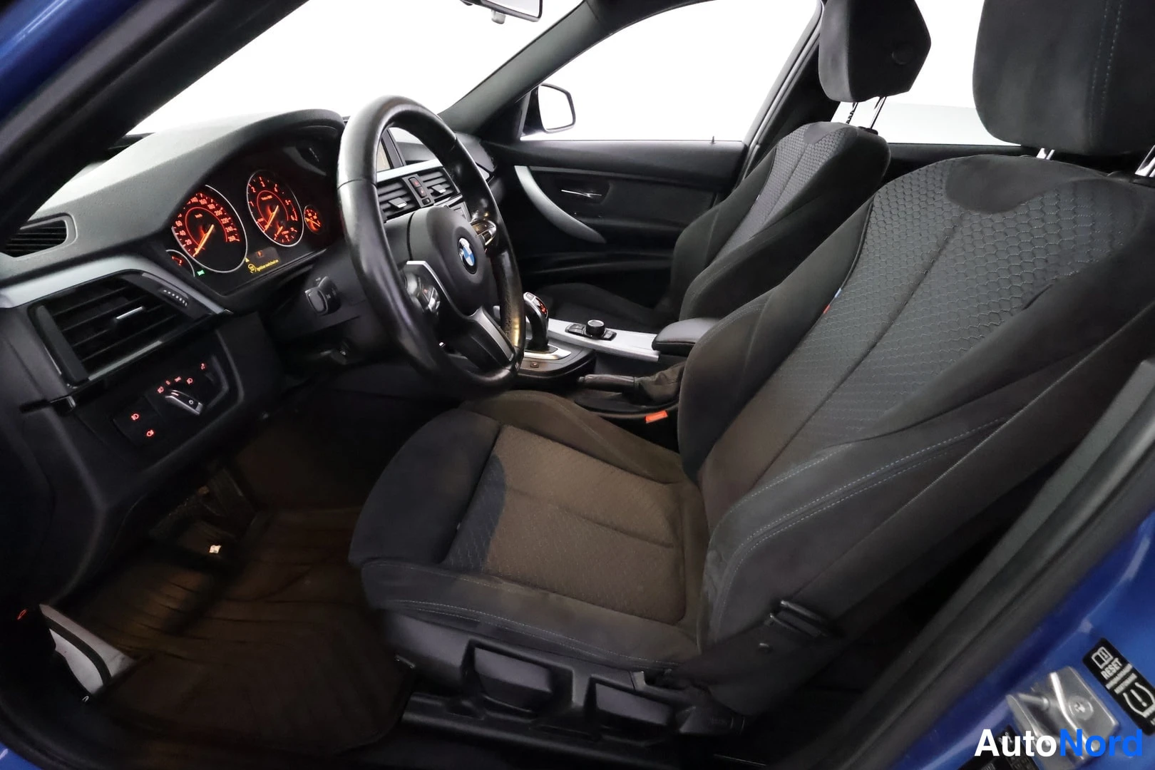 Sininen BMW 320d xDrive 2014, kuva 13