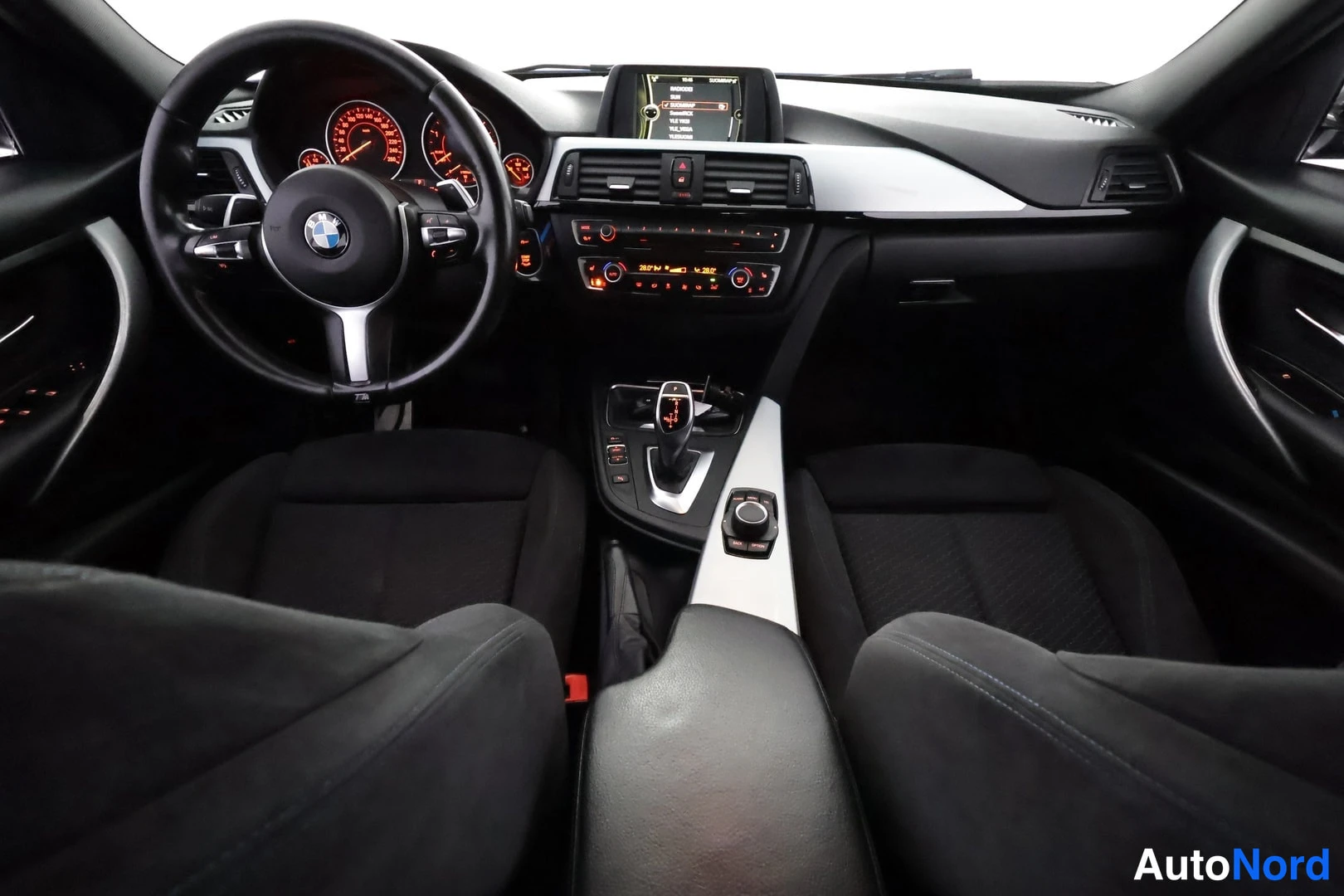 Sininen BMW 320d xDrive 2014, kuva 18