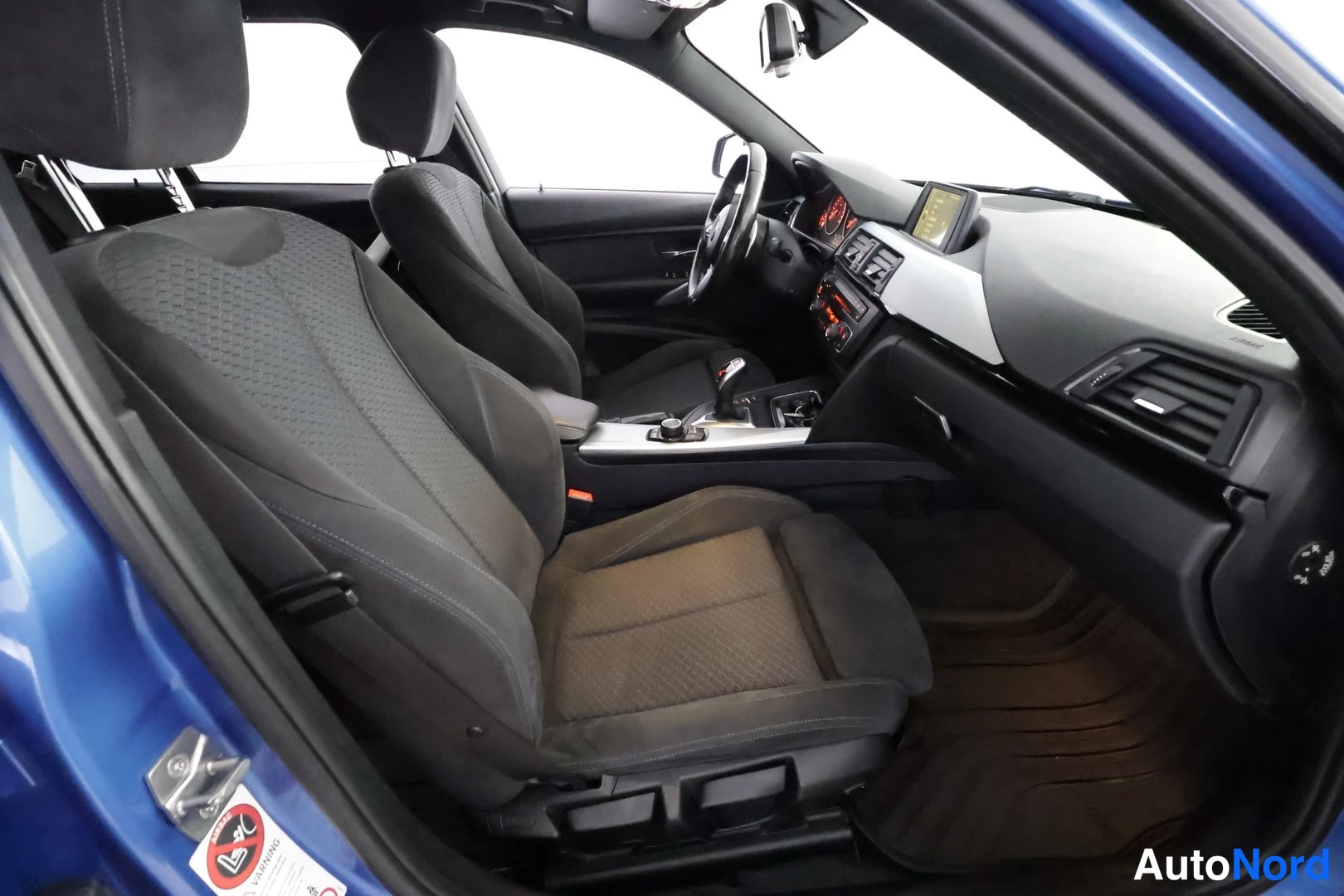 Sininen BMW 320d xDrive 2014, kuva 24