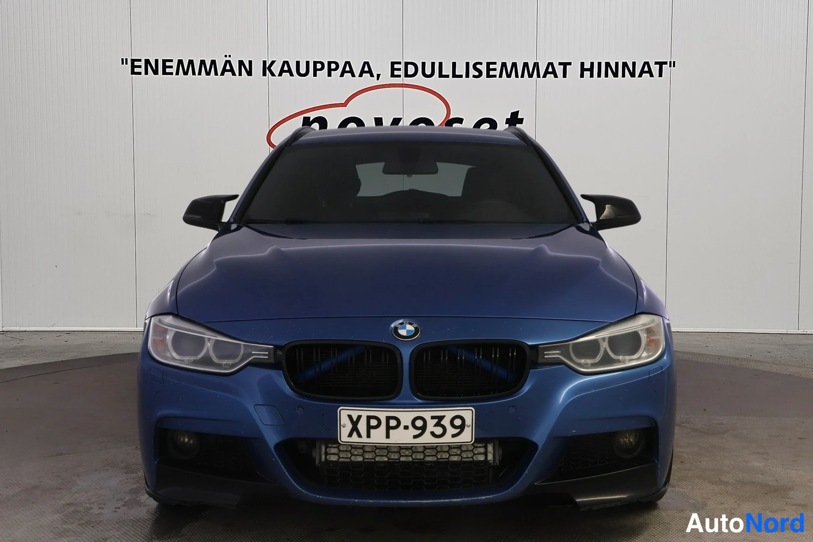 Sininen BMW 320d xDrive 2014, edestä, kuva 3