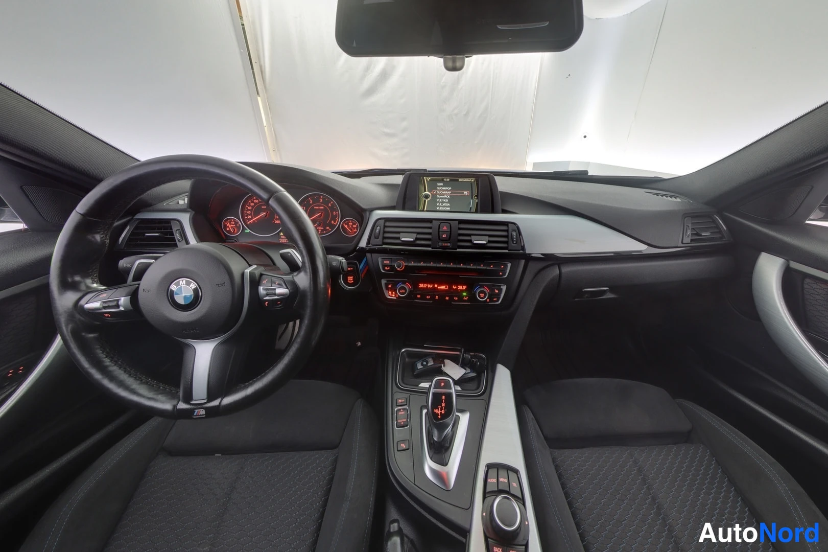 Sininen BMW 320d xDrive 2014, kuva 9
