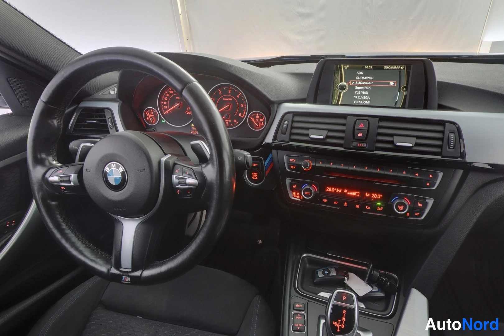 Sininen BMW 320d xDrive 2014, kuva 10