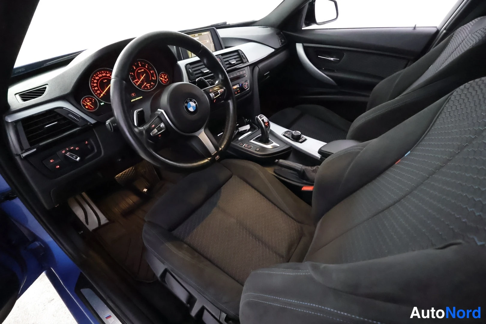 Sininen BMW 320d xDrive 2014, kuva 12