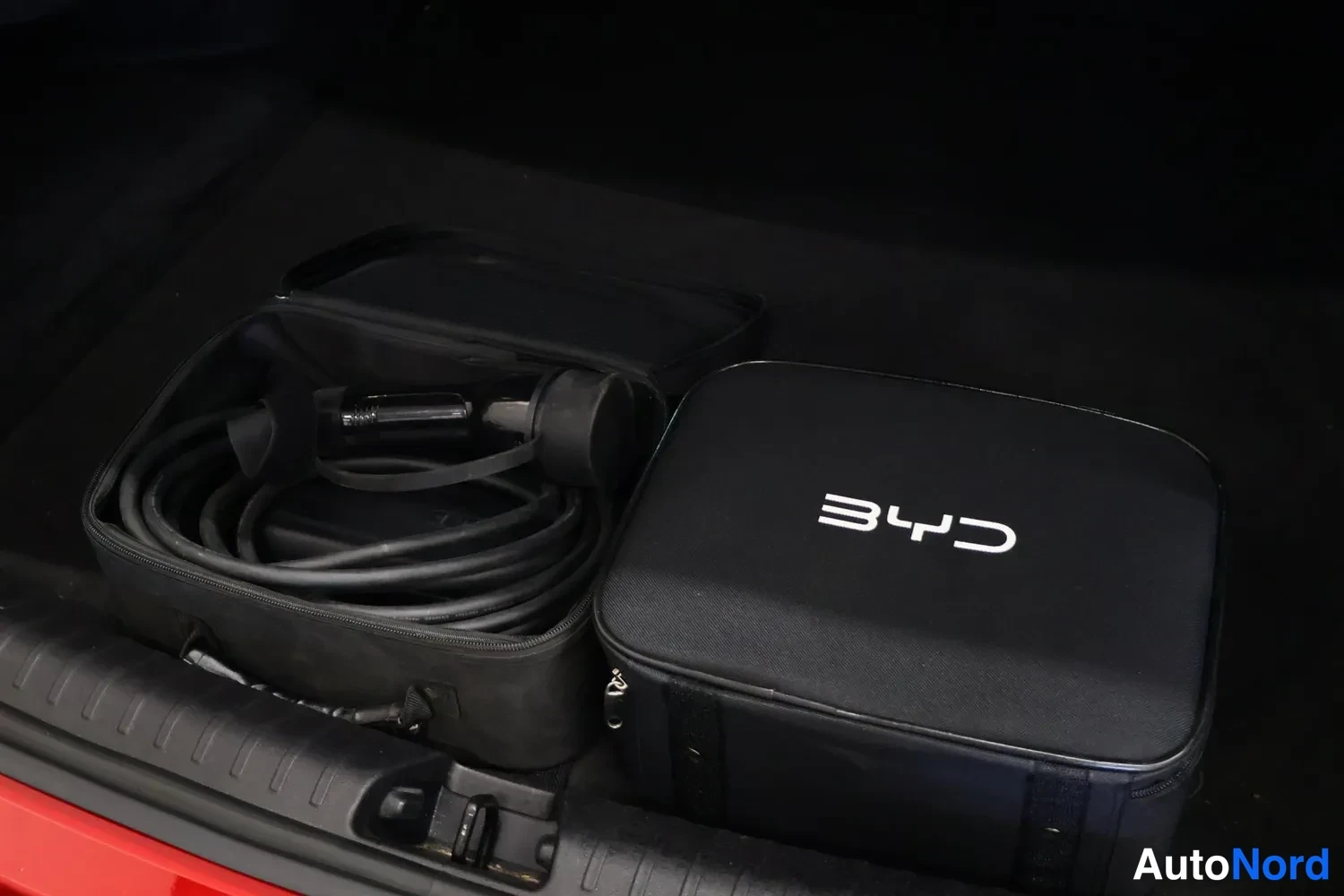 Red BYD Han 2023, photo 31