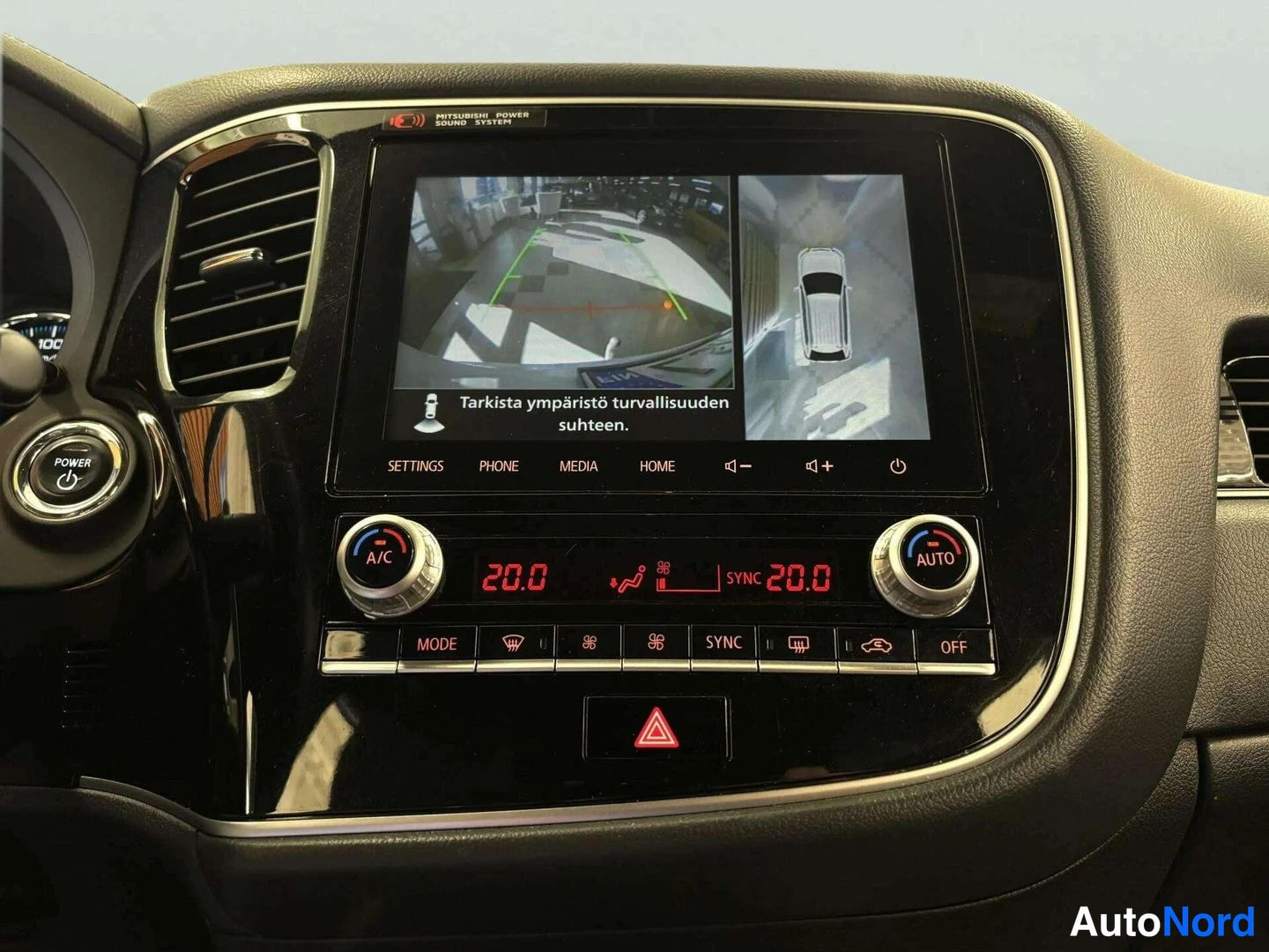Valkoinen Mitsubishi Outlander PHEV 2019, yksityiskohta, kuva 18