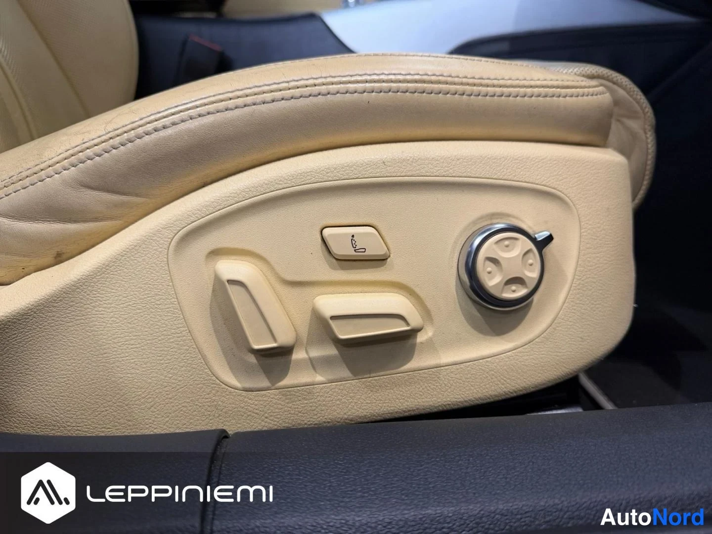 Sininen Audi S6 2013, kuva 18