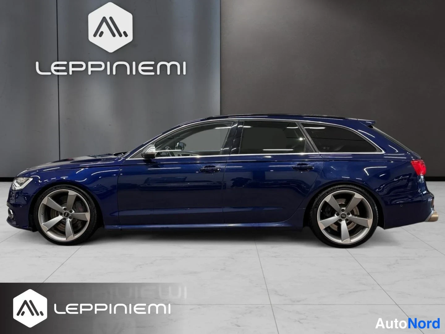 Sininen Audi S6 2013, etuviisto, keula vasemmalle, kuva 2
