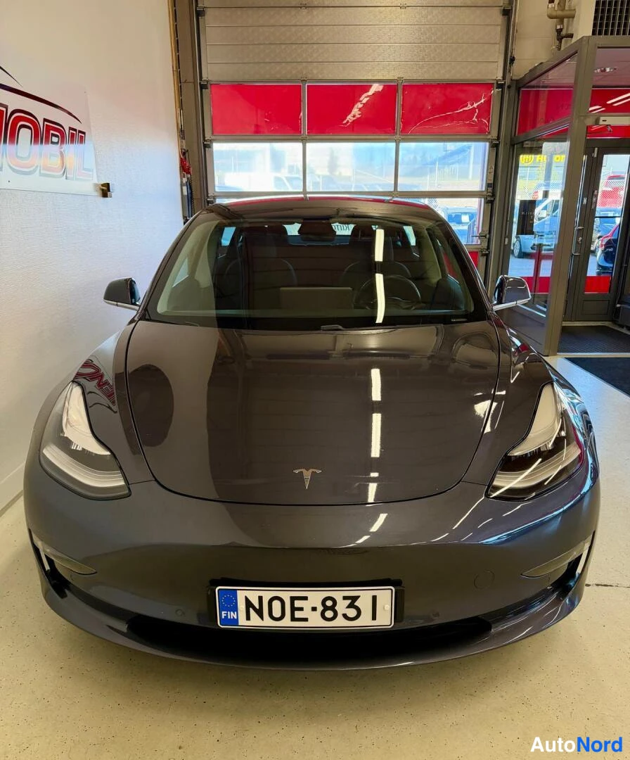 Grey Tesla Model 3 2020, front, photo 3