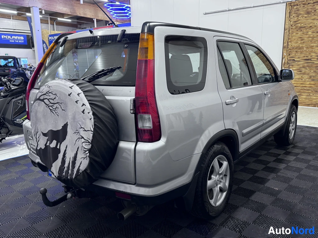 Silver Honda CR-V 2002, rear three-quarter, photo 5