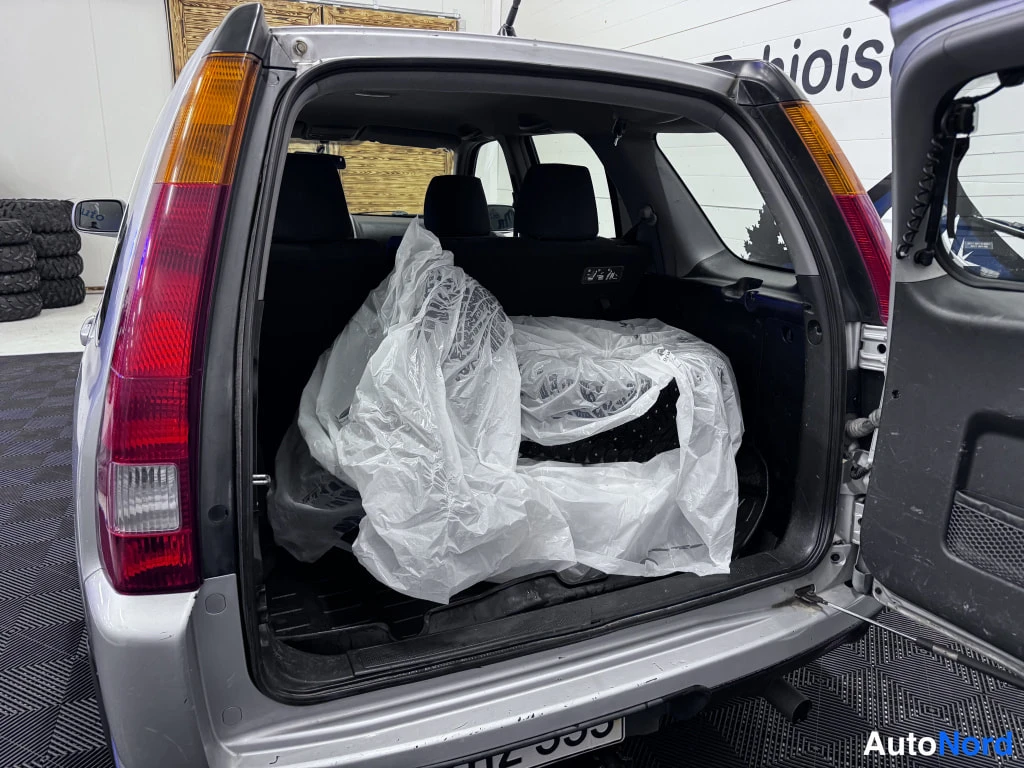 Silver Honda CR-V 2002, rear, photo 6