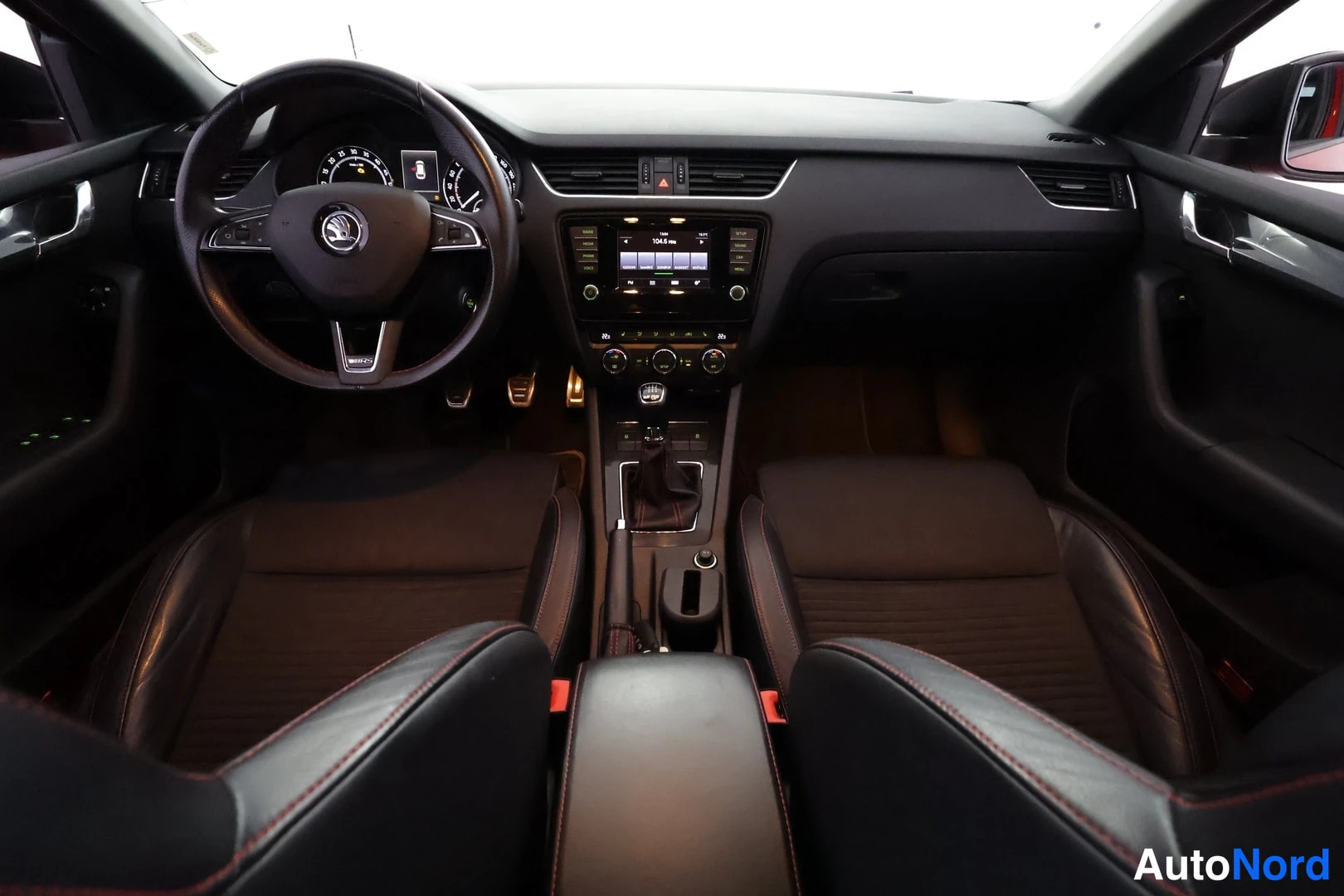 Punainen Skoda Octavia 2014, asiakirja, kuva 7