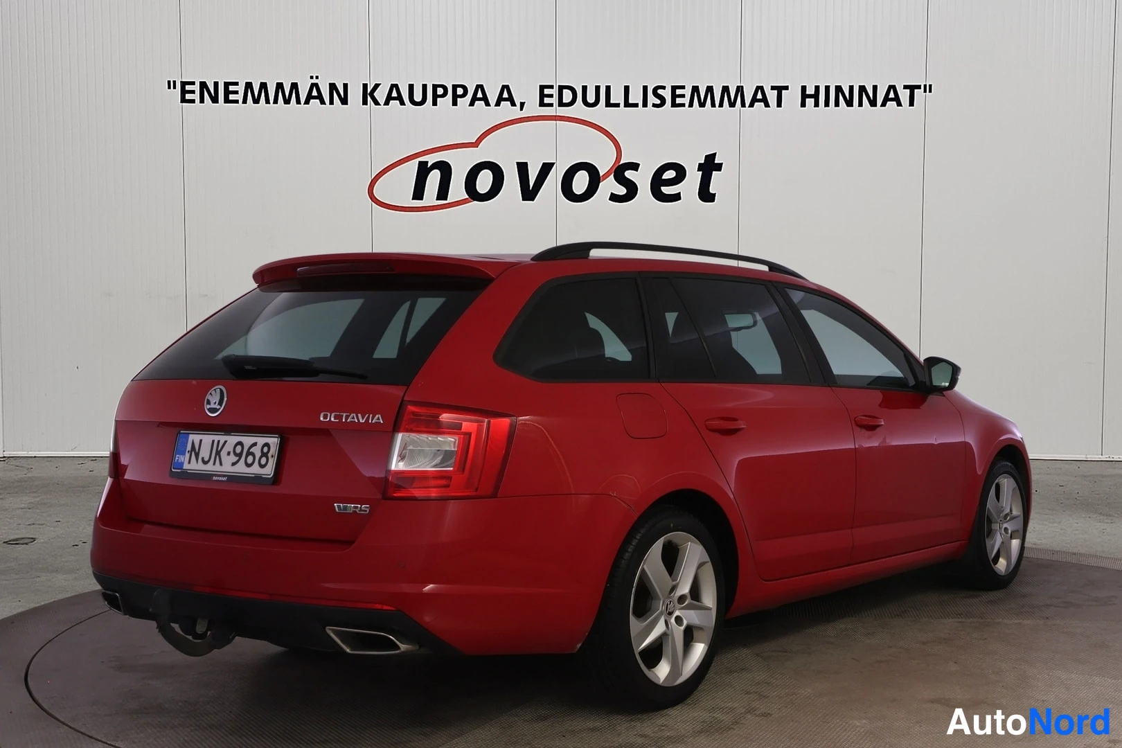 Punainen Skoda Octavia 2014, takaviisto, kuva 5
