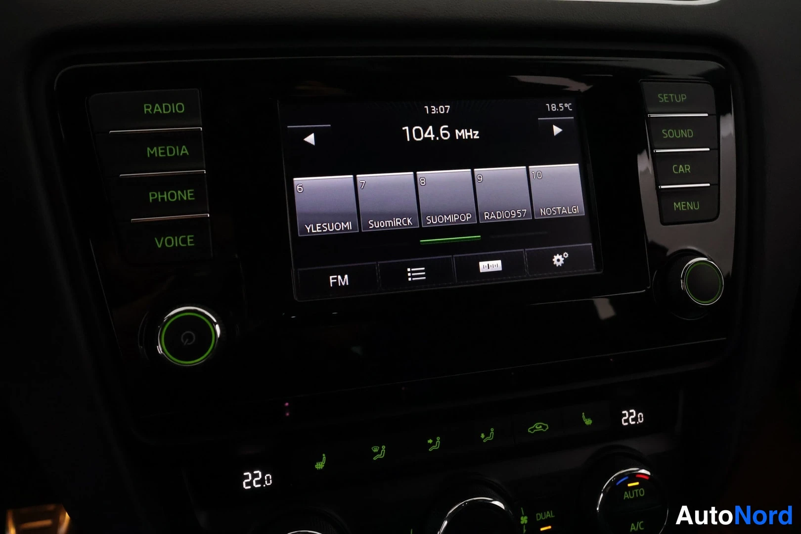 Punainen Skoda Octavia 2014, kuva 35