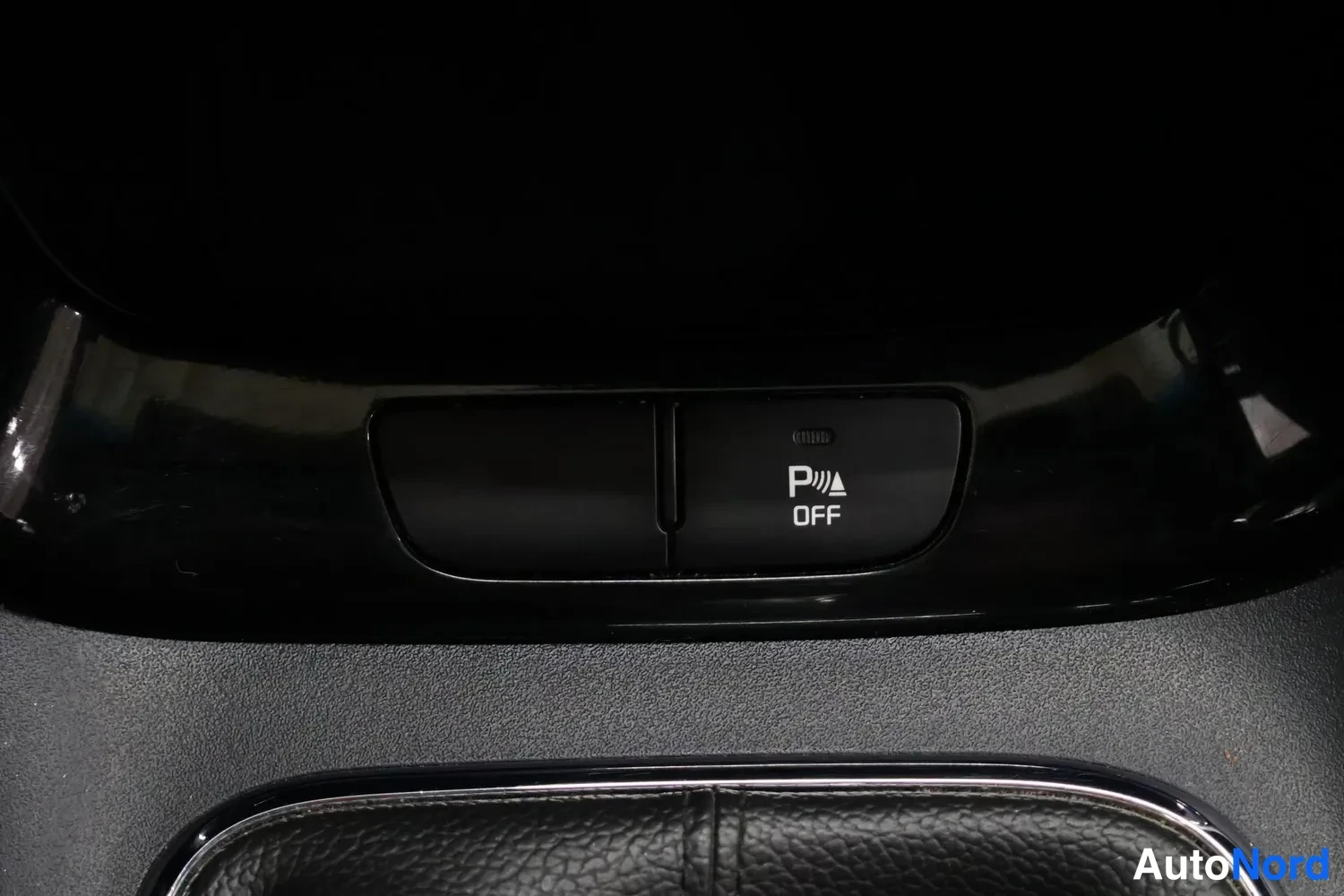 Valkoinen Kia Ceed 2017, kuva 15