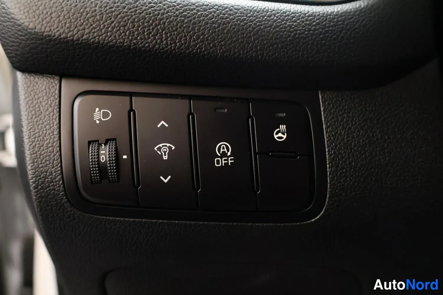 Valkoinen Kia Ceed 2017, kuva 17