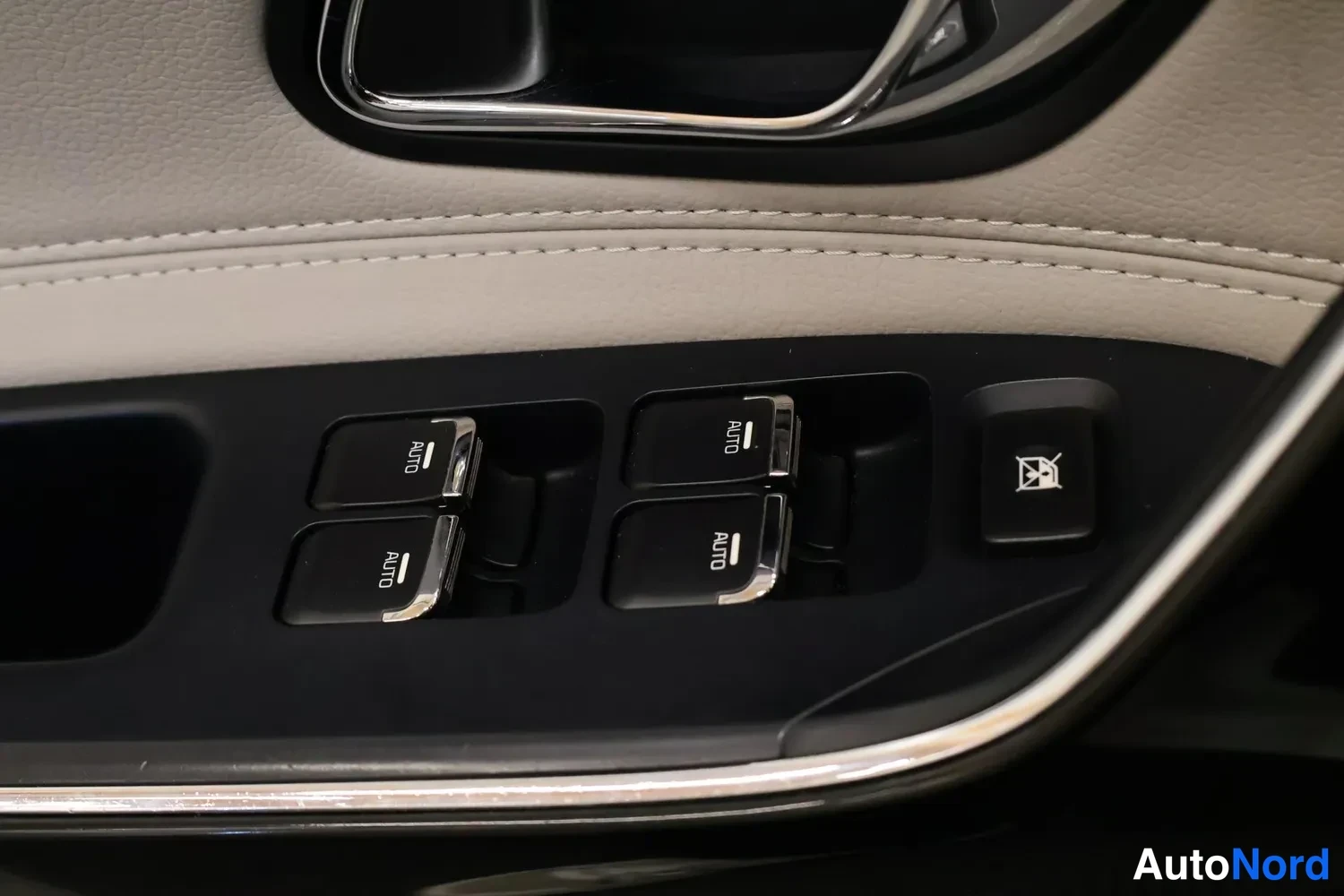 Valkoinen Kia Ceed 2017, kuva 19