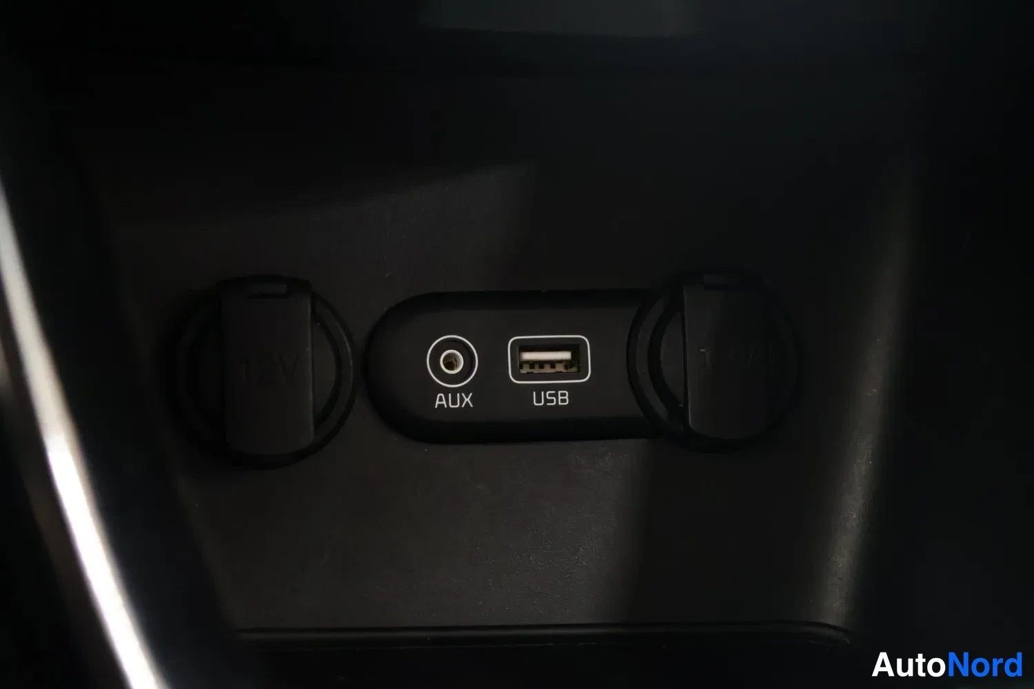 Valkoinen Kia Ceed 2017, kuva 26