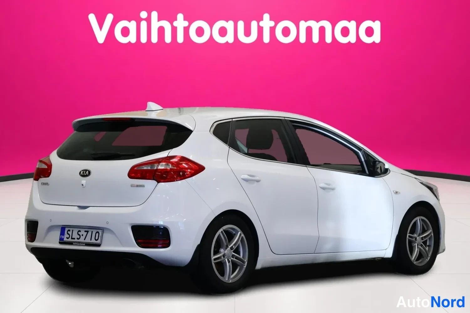 Valkoinen Kia Ceed 2017, takaviisto, kuva 7