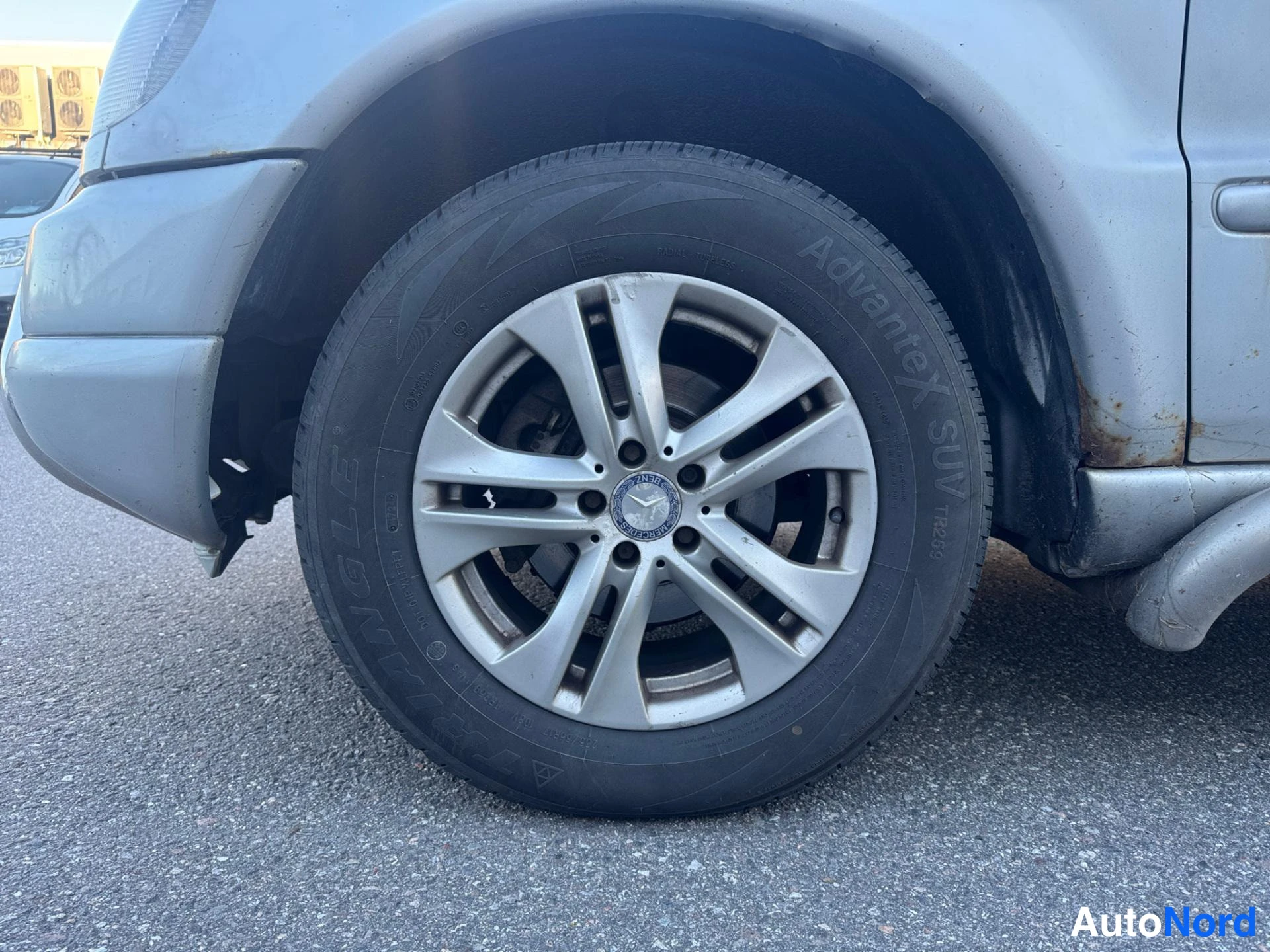 Hopea Mercedes-Benz ML 270 CDI 4MATIC 2000, etuviisto, keula vasemmalle, kuva 2