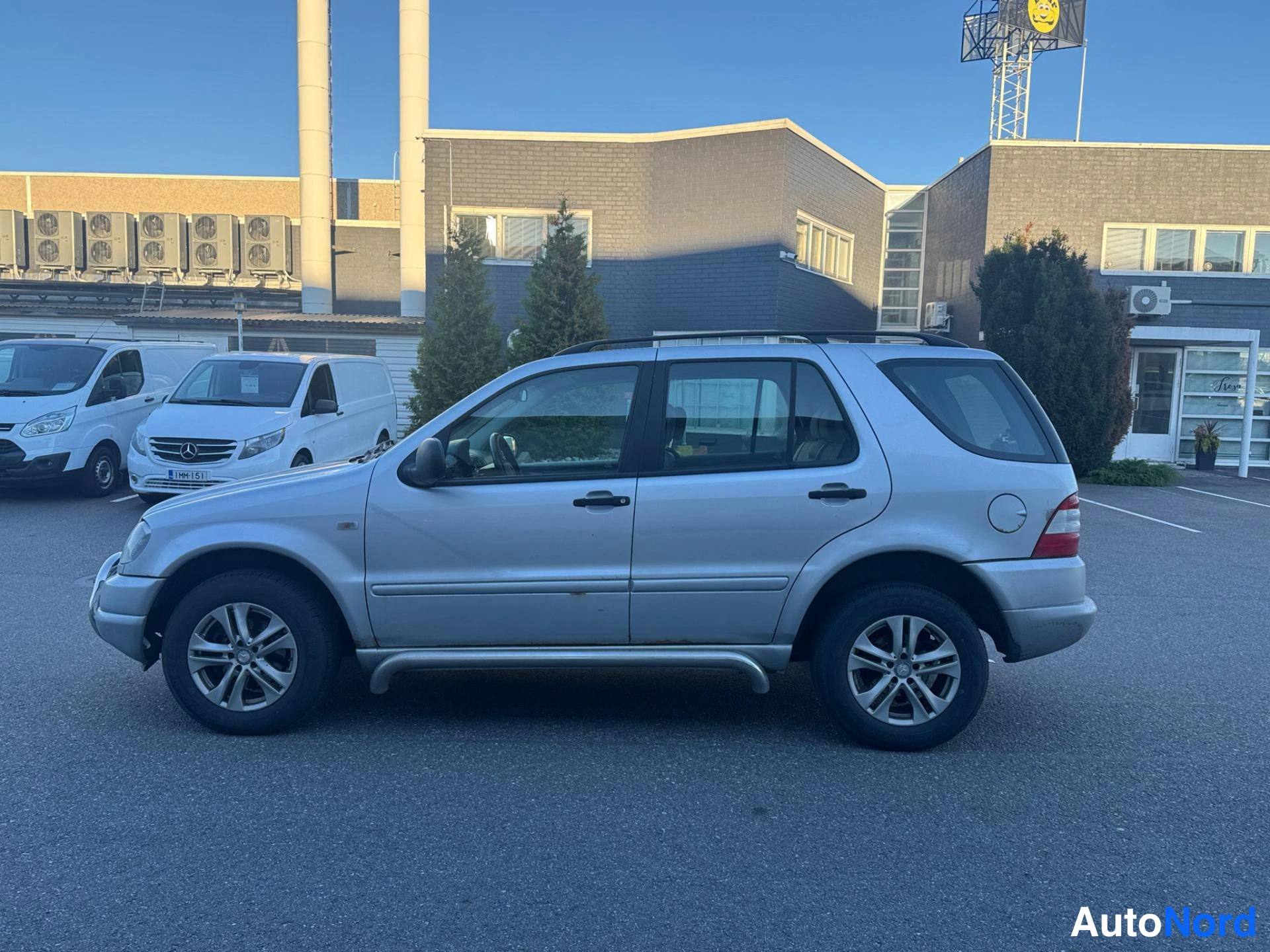 Hopea Mercedes-Benz ML 270 CDI 4MATIC 2000, etuviisto, keula vasemmalle, kuva 3