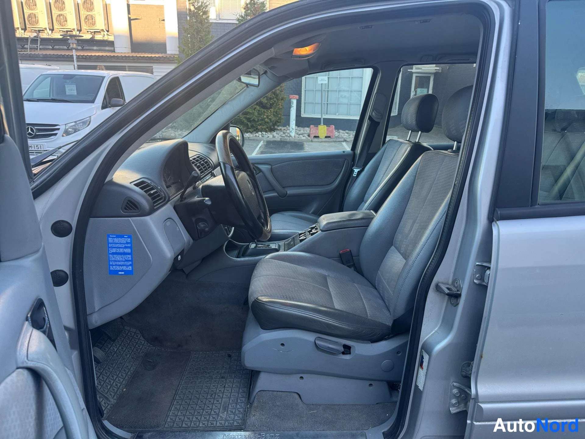 Hopea Mercedes-Benz ML 270 CDI 4MATIC 2000, kuva 17