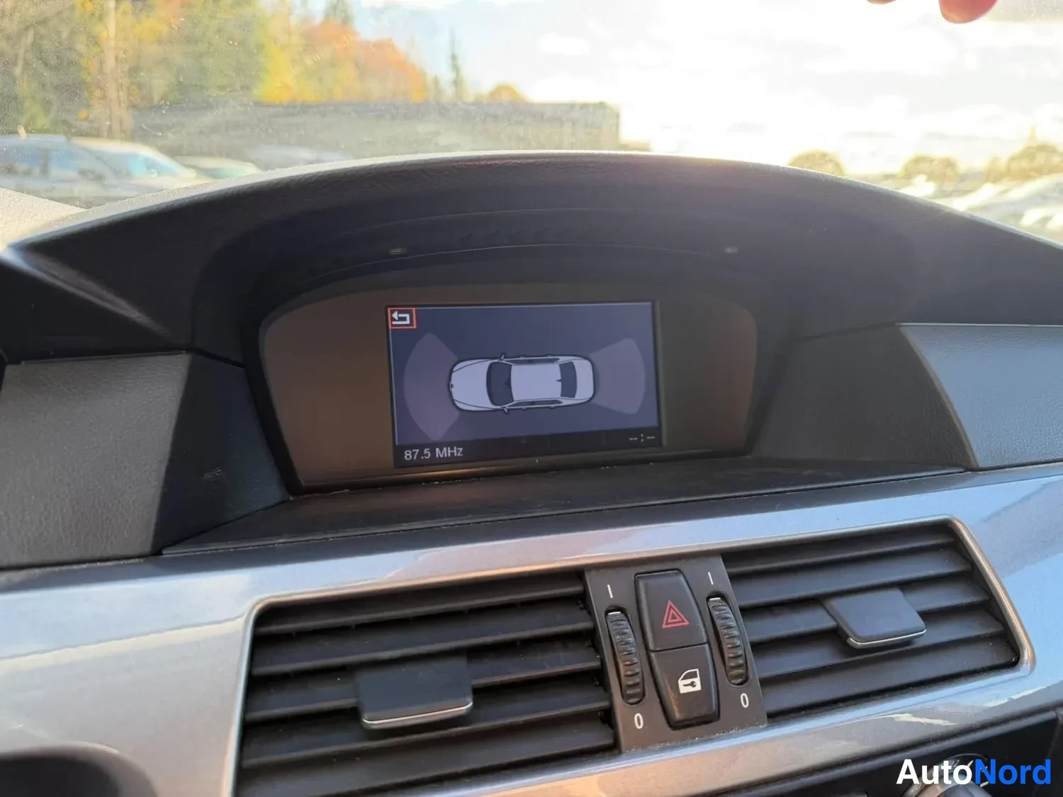 Beige BMW 520d 2009, kuva 23