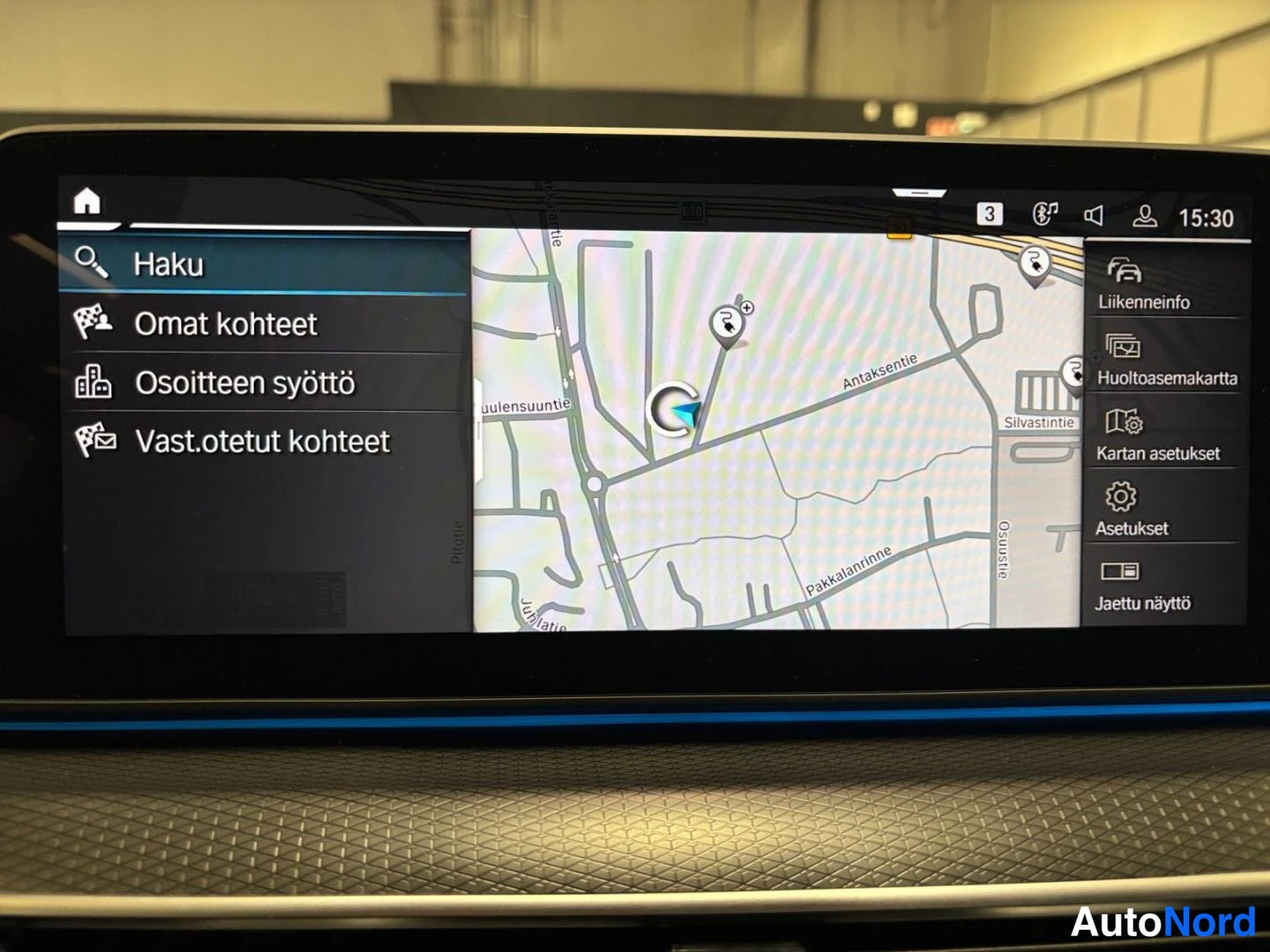Sininen BMW 530e xDrive 2022, kuva 13