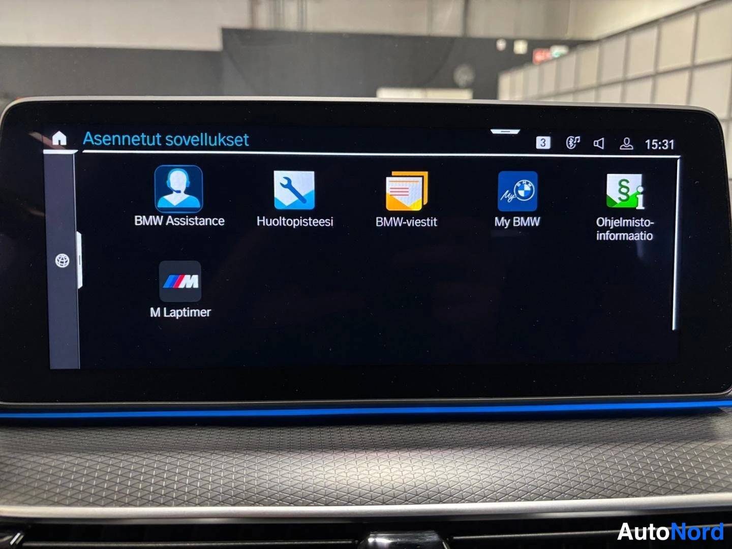 Sininen BMW 530e xDrive 2022, kuva 16