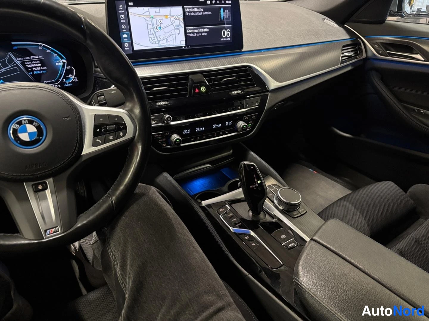 Sininen BMW 530e xDrive 2022, kuva 9