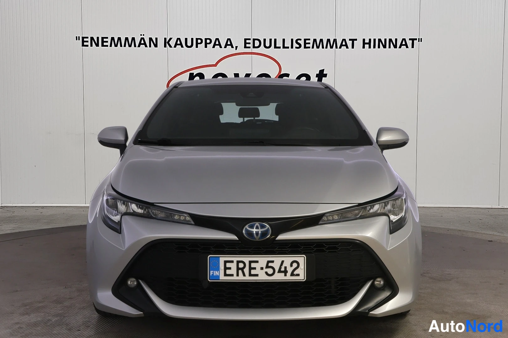 Hopea Toyota Corolla 2019, edestä, kuva 3