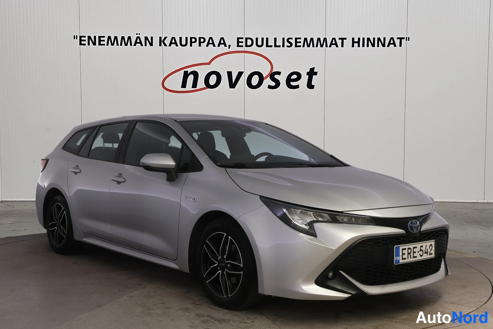 Hopea Toyota Corolla 2019, etuviisto, keula oikealle, kuva 2