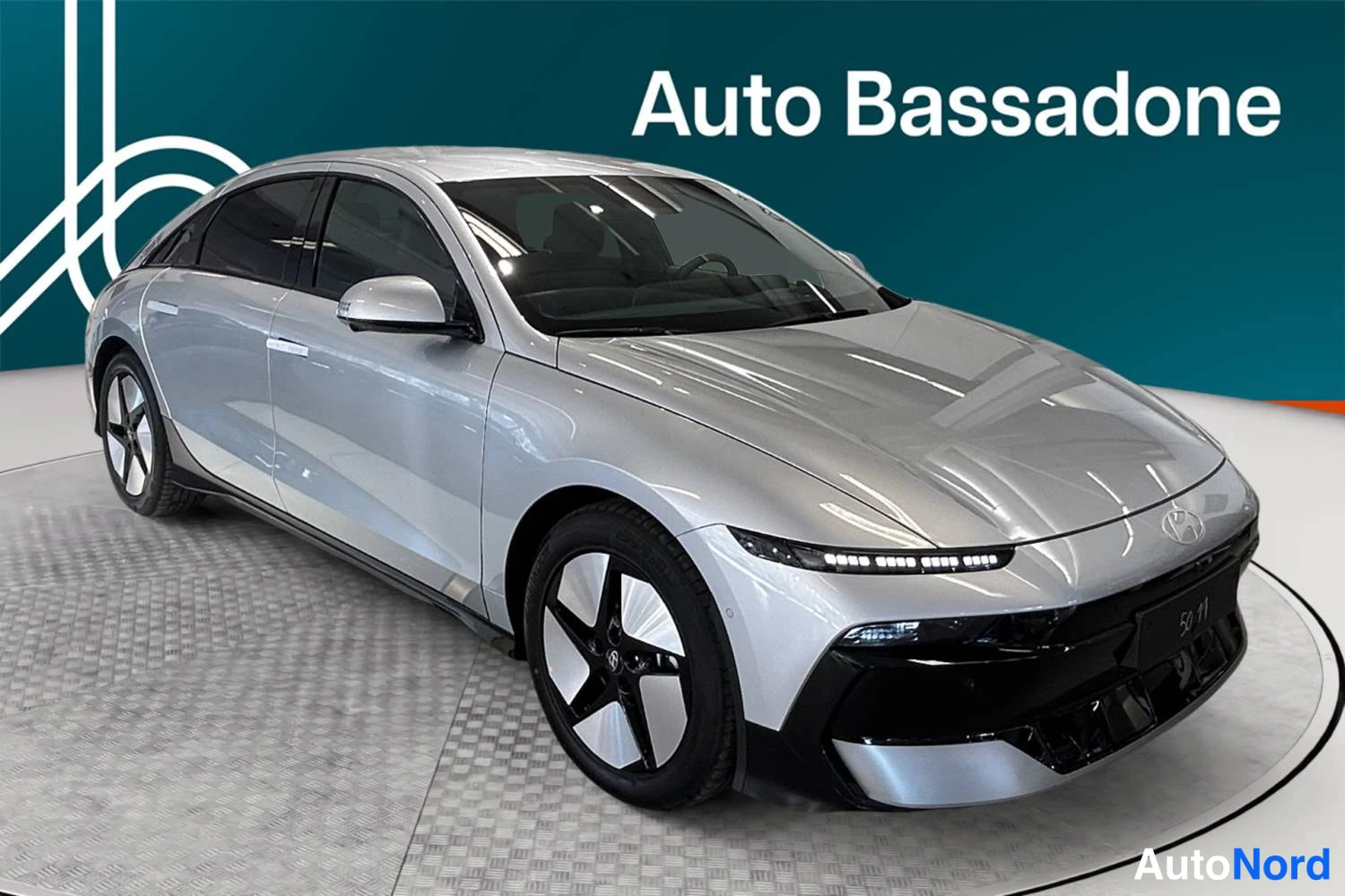 Hopea Hyundai Ioniq 6 2026, etuviisto, keula oikealle, kuva 2