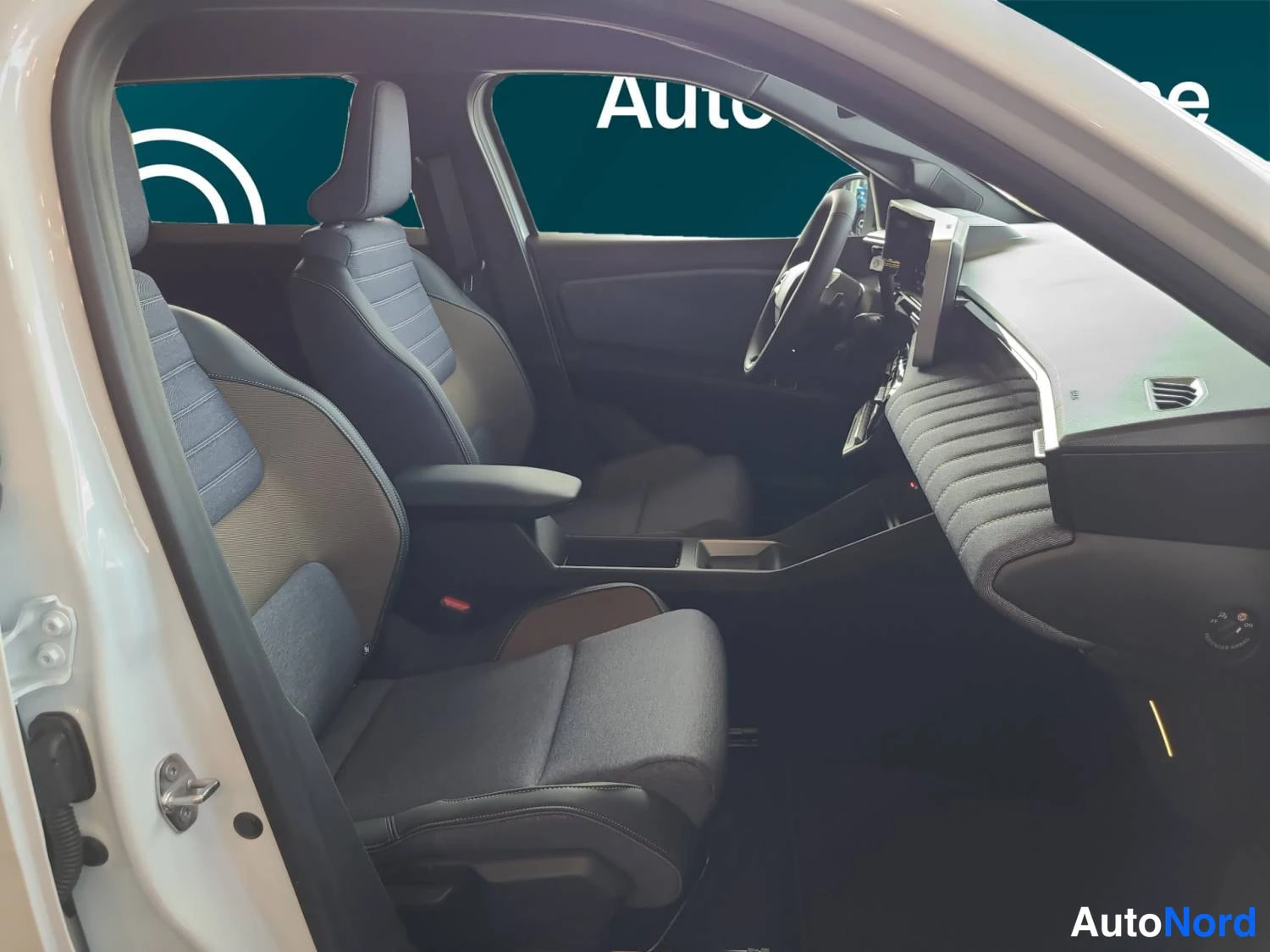 Valkoinen Renault 5 E-Tech electric 2026, kuva 14
