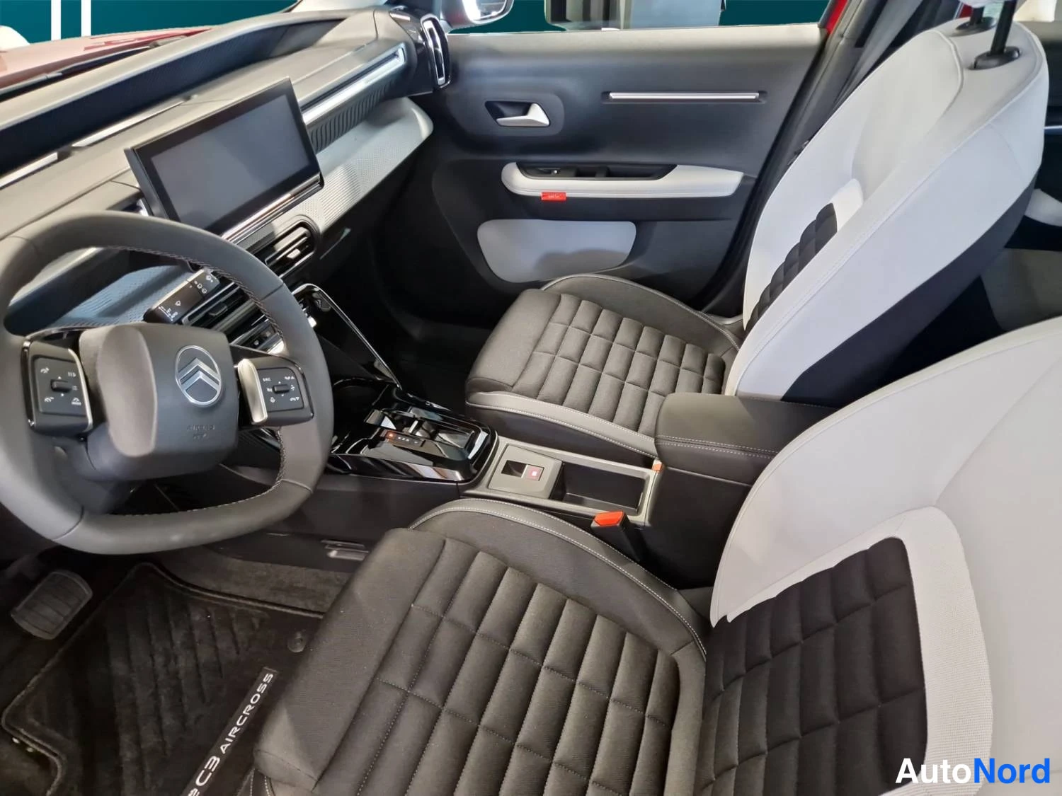 Punainen Citroen E-c3 aircross 2026, kuva 7