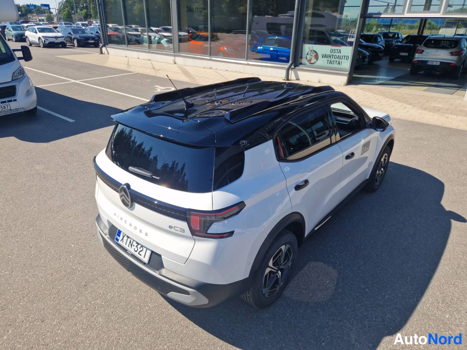 Valkoinen Citroen E-c3 aircross 2026, takaviisto, kuva 6