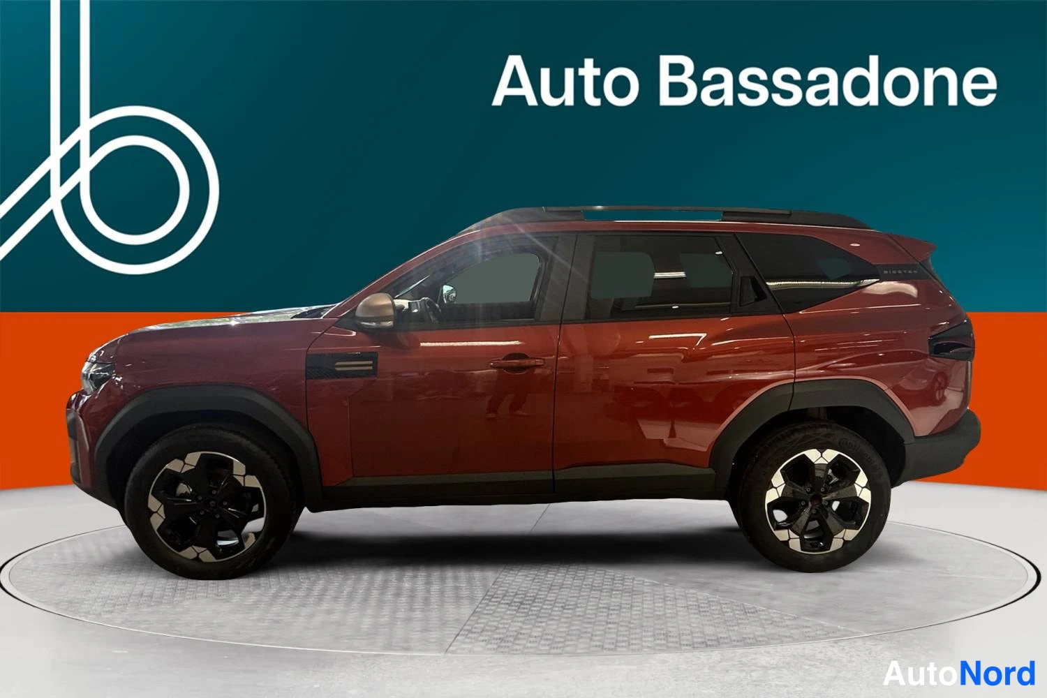 Punainen Dacia Bigster 2026, sivulta, kuva 4
