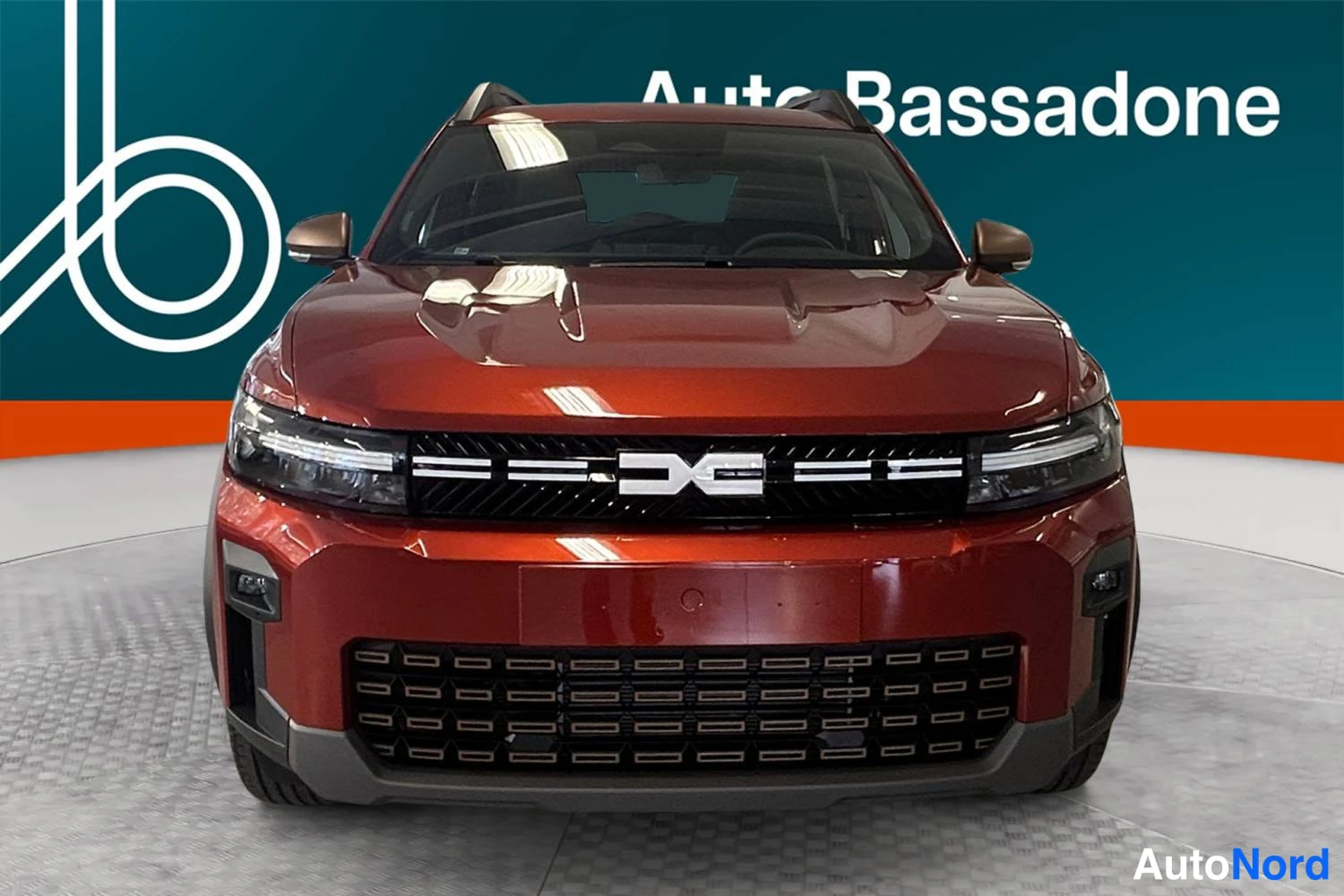 Punainen Dacia Bigster 2026, edestä, kuva 3