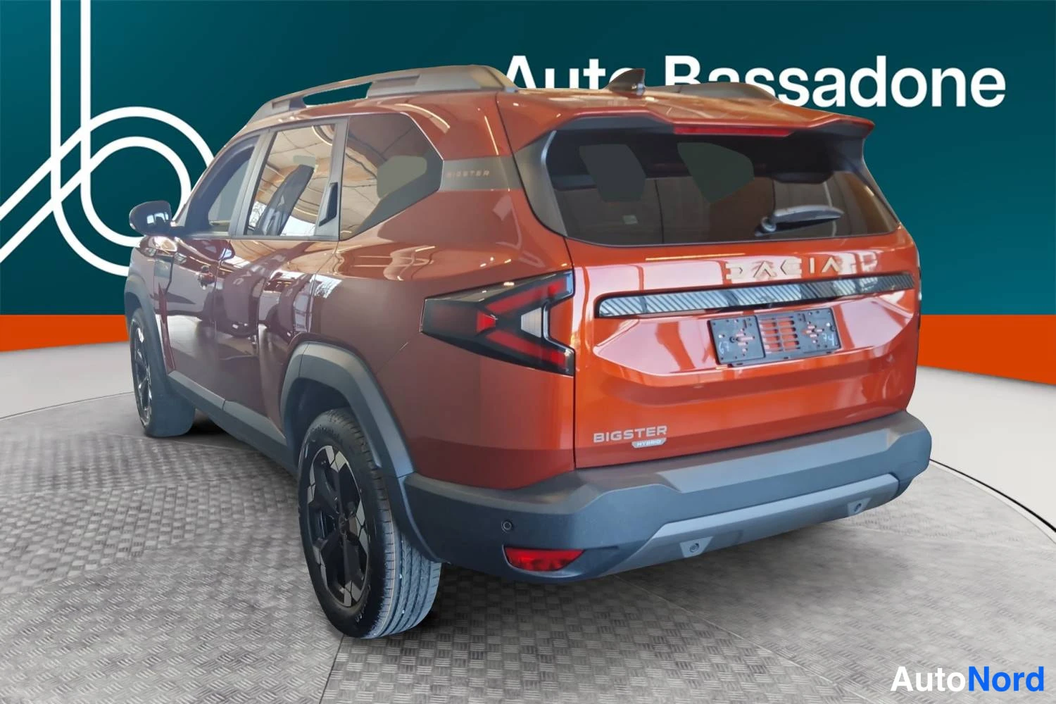 Oranssi Dacia Bigster 2026, takaviisto, kuva 5