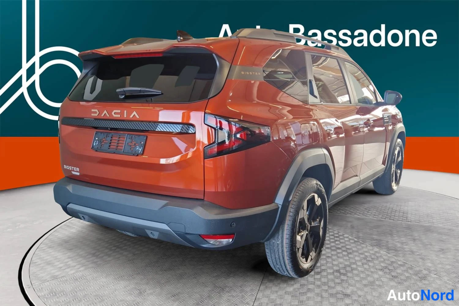 Oranssi Dacia Bigster 2026, takaviisto, kuva 6