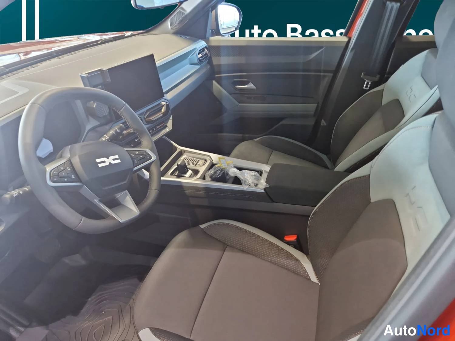 Oranssi Dacia Bigster 2026, kuva 8