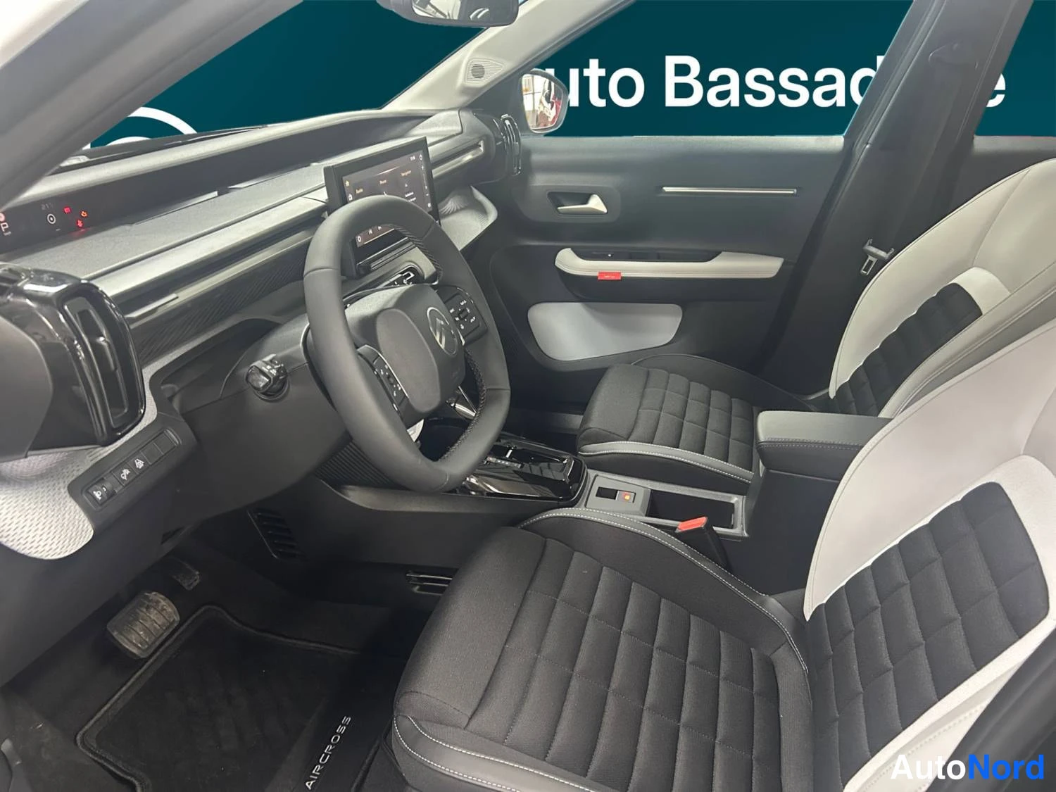Vihreä Citroen C3 aircross 2026, kuva 9